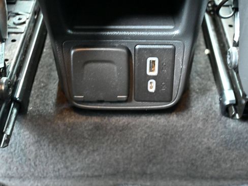 Used 2023 Chevrolet TrailBlazer RS w/ Convenience Package FWD image 23