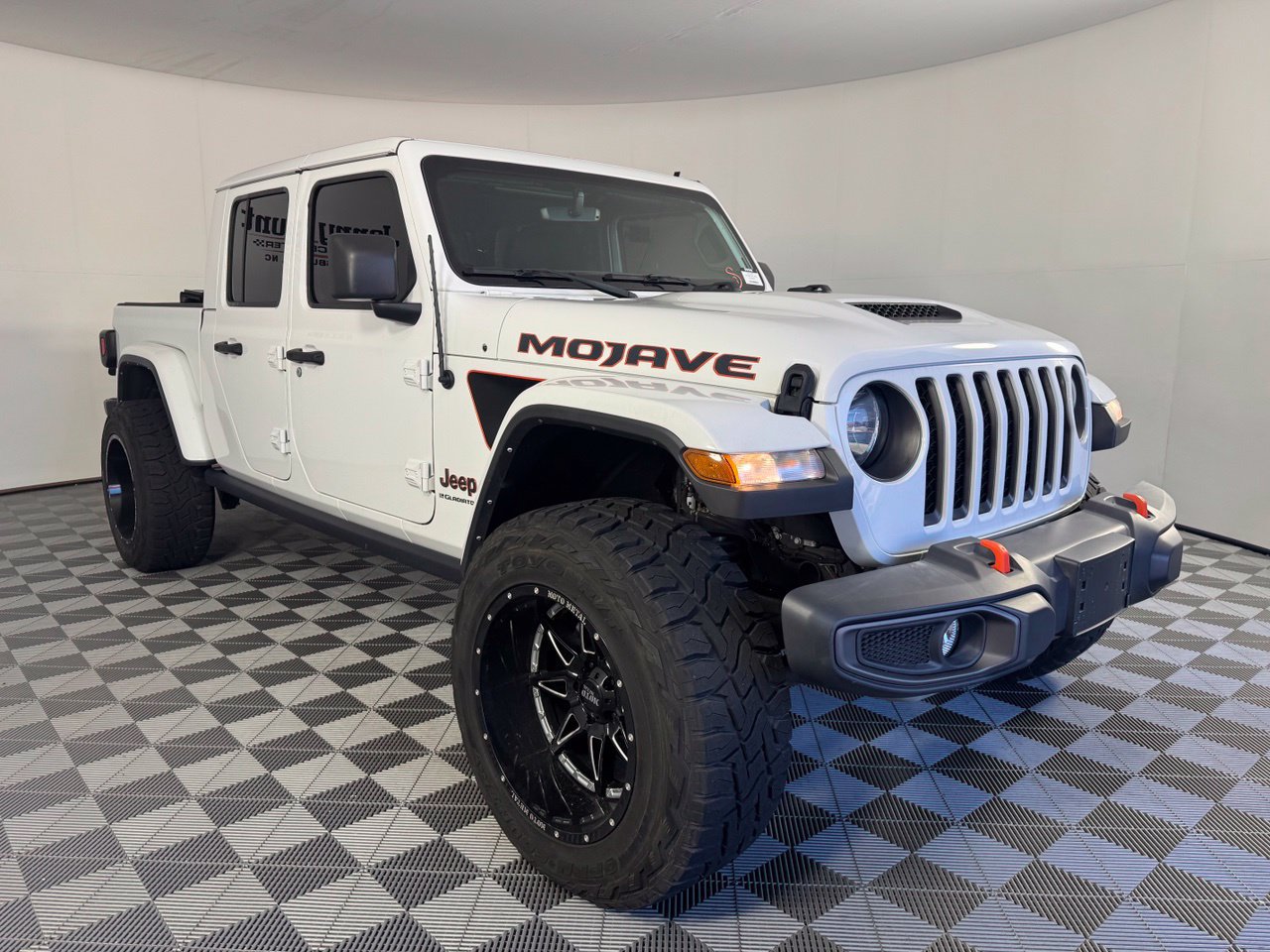 Used 2023 Jeep Gladiator Mojave w/ Cold Weather Group AWD/4WD image 6
