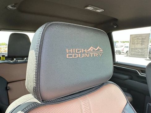 Used 2025 Chevrolet Silverado 3500 High Country AWD/4WD image 23