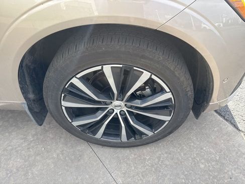 Certified 2024 Volvo XC60 B5 Plus w/ Protection Package Premier image 12