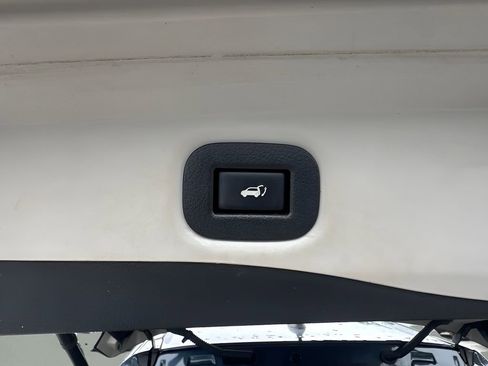 Used 2015 Nissan Rogue SL FWD image 29