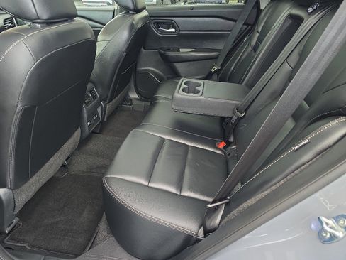 Used 2024 Nissan Rogue SL w/ SL Premium Package image 19