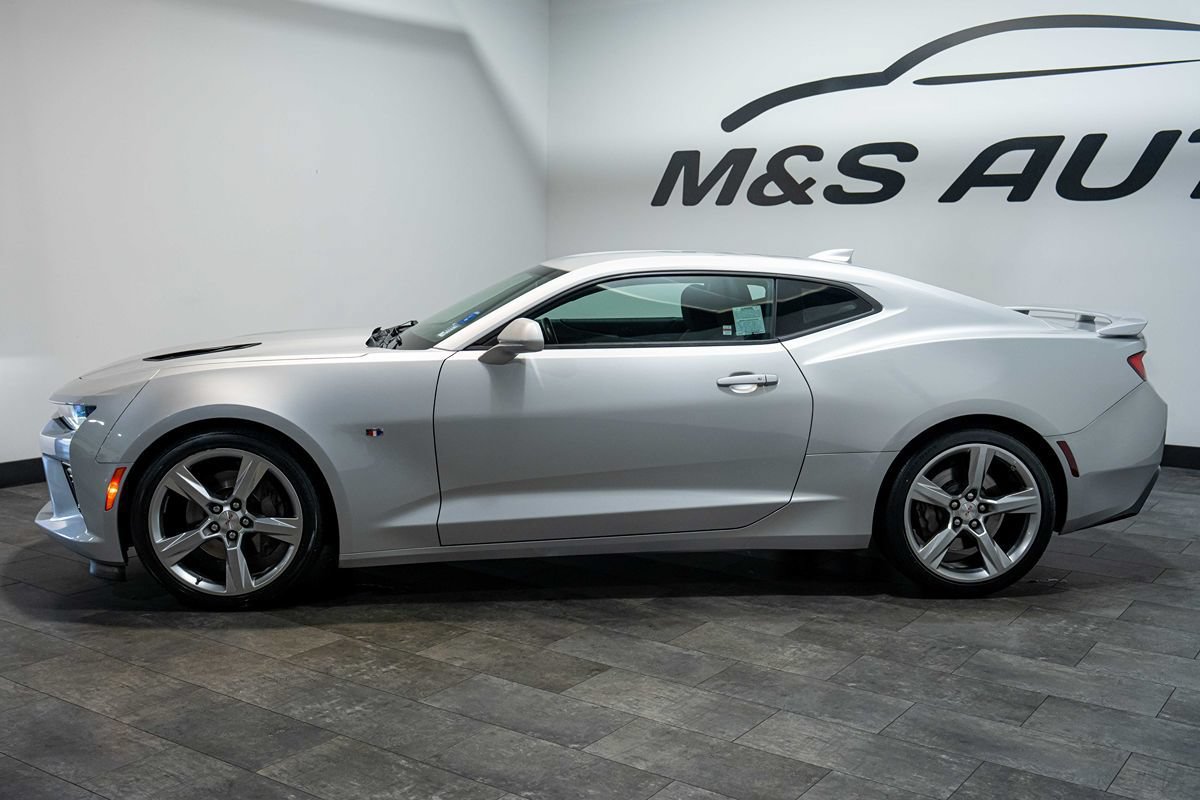 Used 2018 Chevrolet Camaro SS RWD image 25