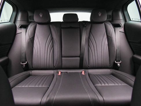 New 2025 Maserati Grecale Modena image 17