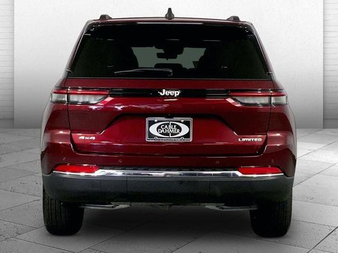 Used 2025 Jeep Grand Cherokee Limited AWD/4WD image 3