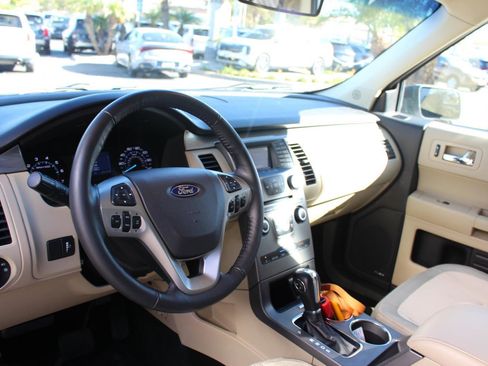 Used 2018 Ford Flex SE image 18
