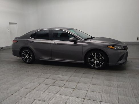 Used 2019 Toyota Camry SE FWD image 11