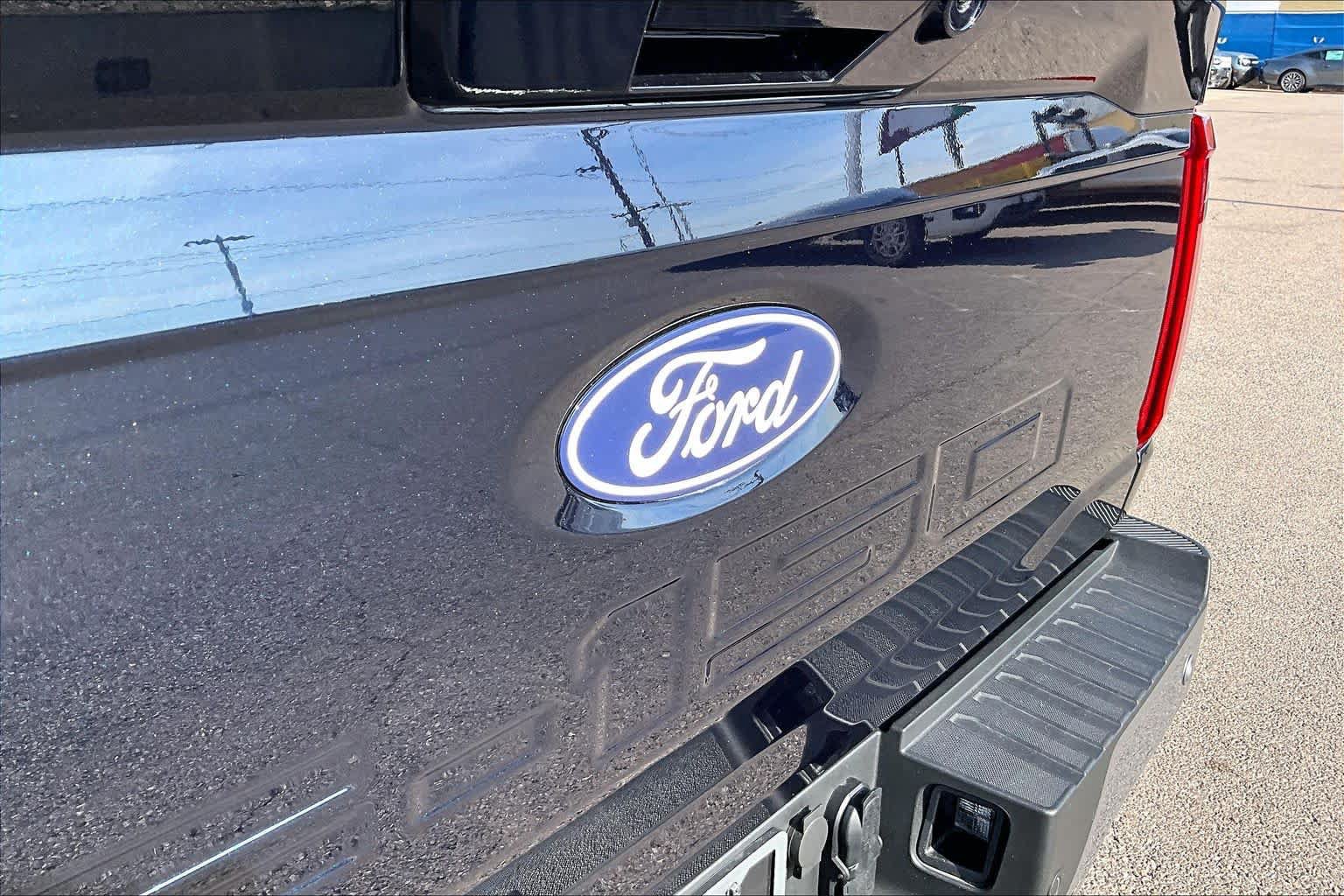 Used 2025 Ford F150 Lariat w/ Equipment Group 502A High AWD/4WD image 9