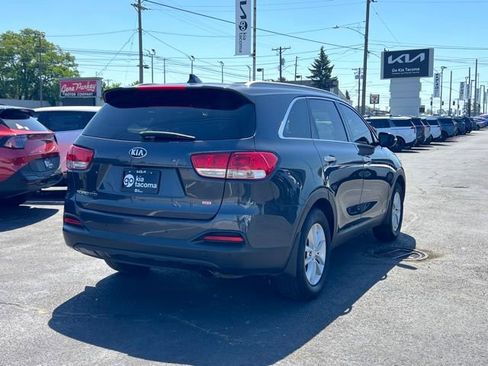 Used 2017 Kia Sorento AWD w/ LX Convenience Package image 9