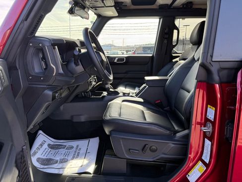 New 2025 Ford Bronco Badlands image 12