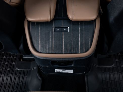 Used 2025 Lincoln Navigator Black Label AWD/4WD image 28
