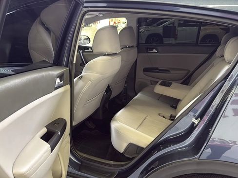 Used 2017 Kia Sportage LX image 18