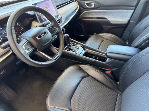 Used 2024 Jeep Compass Latitude AWD/4WD image 9