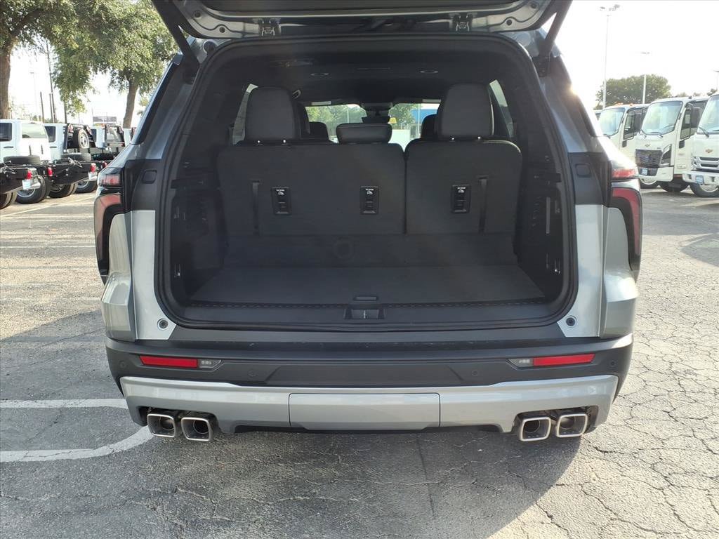 New 2026 Chevrolet Traverse LT w/ Enhanced Driving Package FWD image 13