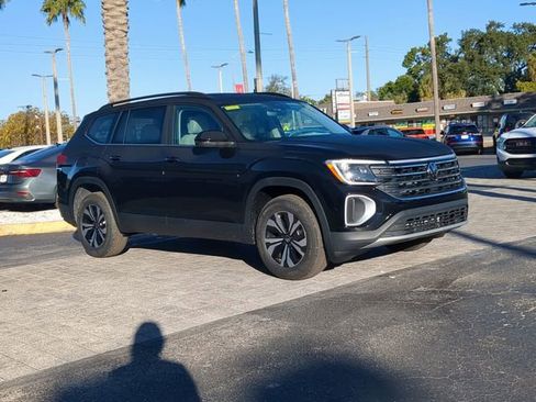 New 2026 Volkswagen Atlas SE image 2
