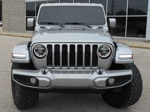 Used 2021 Jeep Gladiator Overland AWD/4WD image 11
