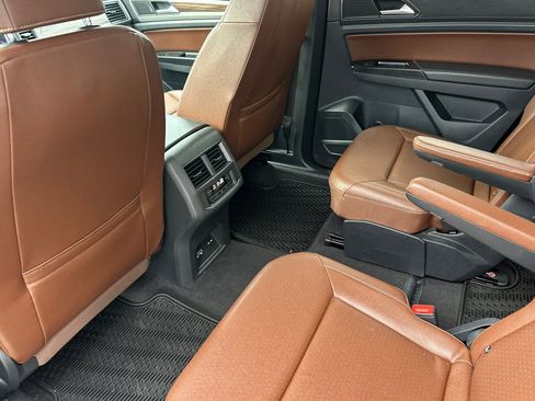 Used 2021 Volkswagen Atlas SE w/ Towing Package image 13