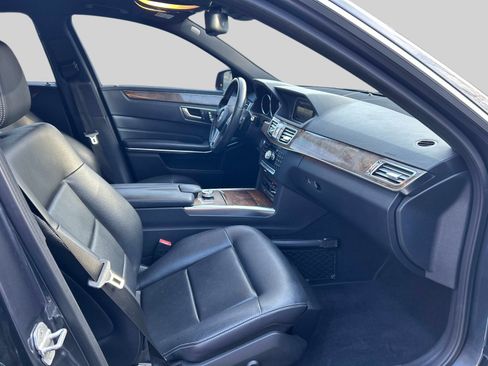 Used 2014 Mercedes-Benz E 350 4MATIC Sedan image 16