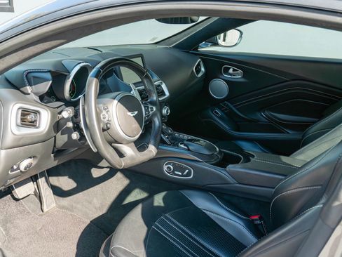 Used 2019 Aston Martin V8 Vantage Coupe image 51