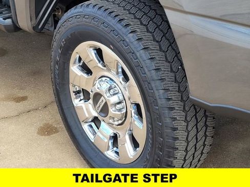 New 2026 Ford F250 Lariat w/ Chrome Package image 7