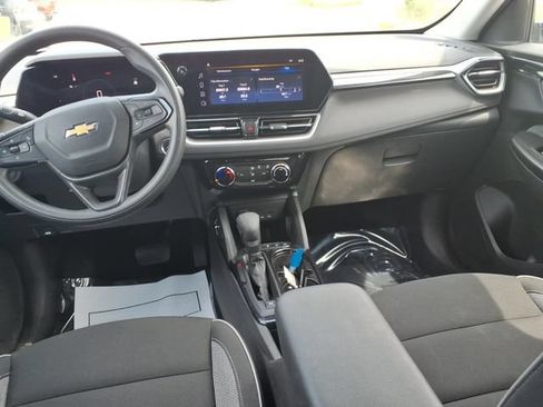 Used 2024 Chevrolet TrailBlazer LT AWD/4WD image 10