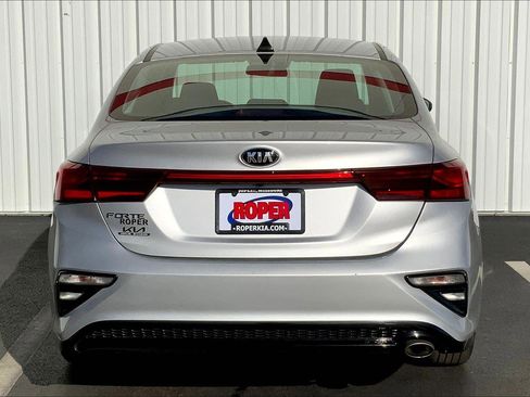 Used 2021 Kia Forte LXS FWD image 4