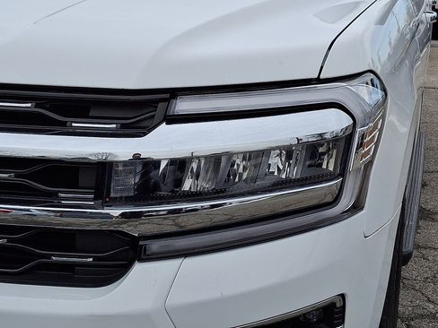 Certified 2024 Ford Expedition Limited image 9