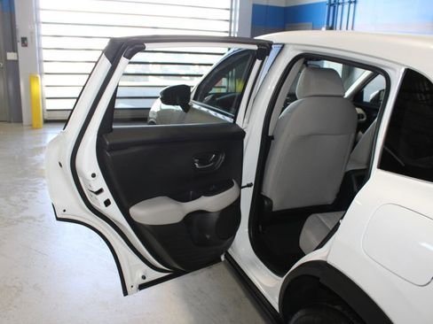 Used 2026 Honda HR-V LX image 16