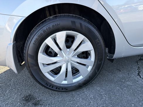 Used 2025 Nissan Versa S w/ Trunk Package image 30