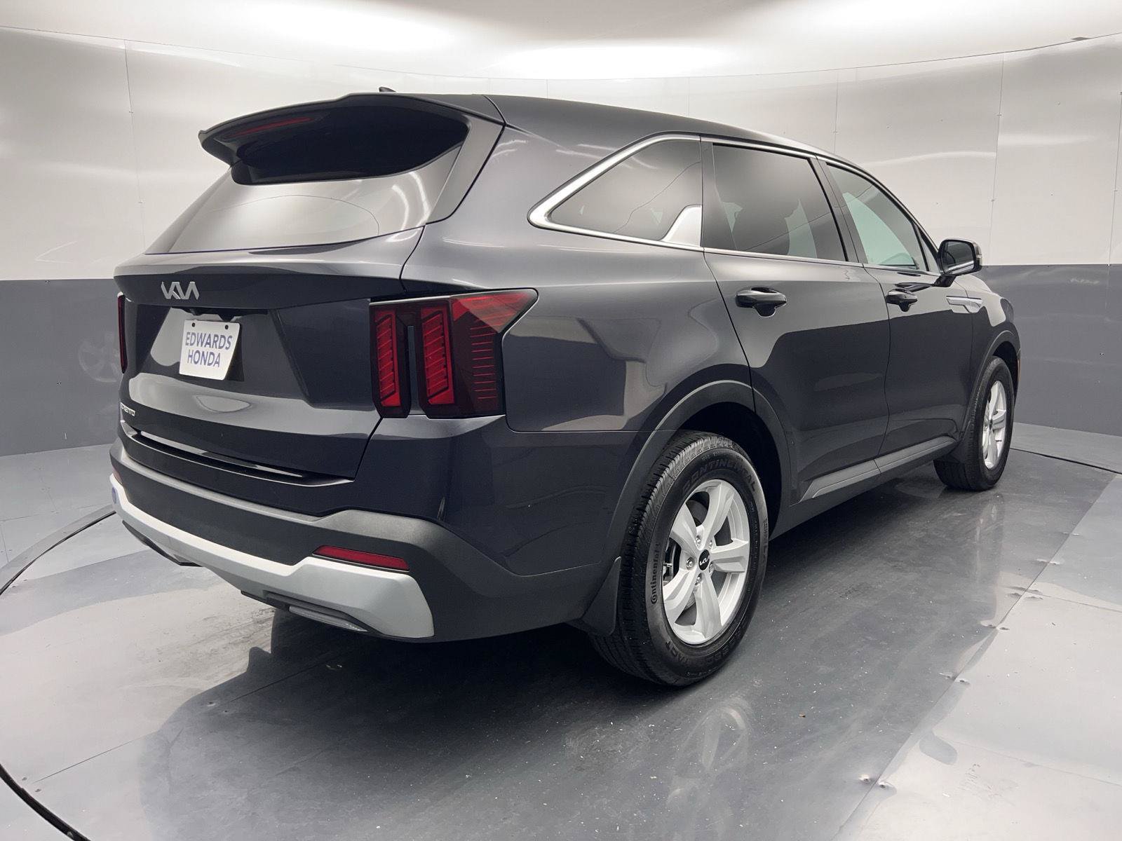 Used 2025 Kia Sorento LX FWD image 33