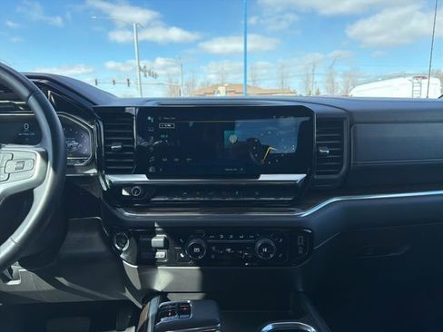 Used 2023 Chevrolet Silverado 1500 LT Trail Boss image 18