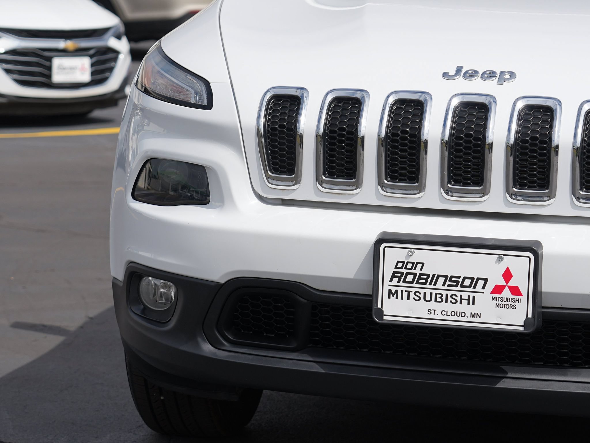 Used 2018 Jeep Cherokee Latitude w/ Safety Group AWD/4WD image 10