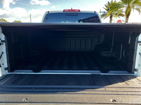 Used 2025 Nissan Frontier PRO-4X image 11