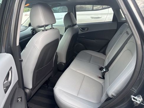 Used 2021 Hyundai Kona Limited FWD image 5