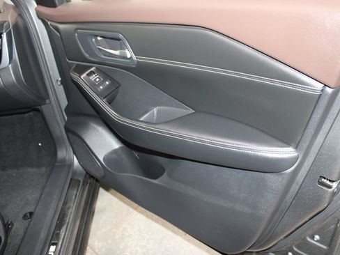 Used 2023 Nissan Rogue SL FWD image 24