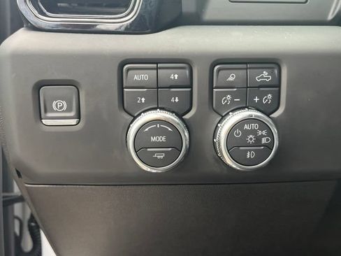 Used 2025 GMC Sierra 2500 AT4 AWD/4WD image 6