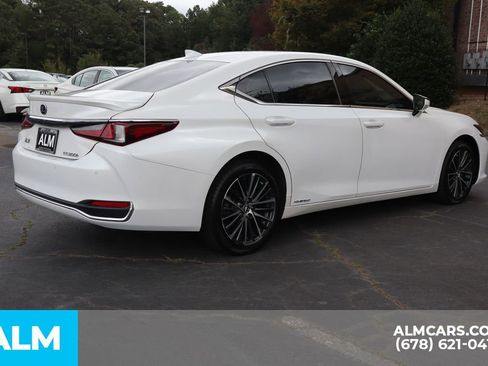 Used 2022 Lexus ES 300h w/ Premium Package image 6