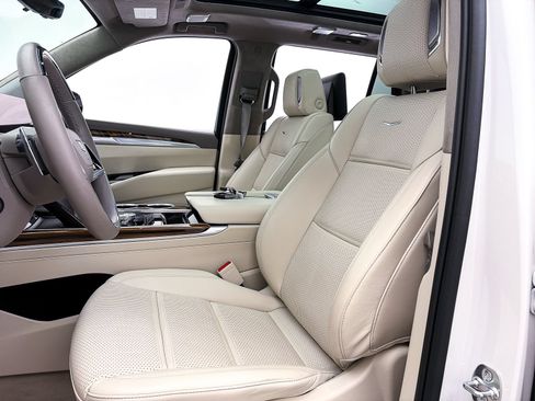 Used 2025 Cadillac Escalade Sport Platinum AWD/4WD image 23