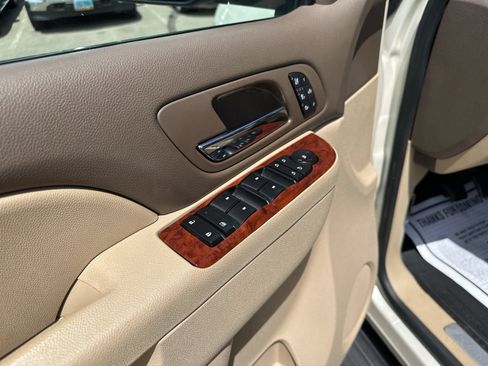 Used 2013 Chevrolet Suburban LTZ AWD/4WD image 18