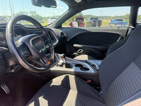 Used 2019 Dodge Challenger R/T RWD image 4