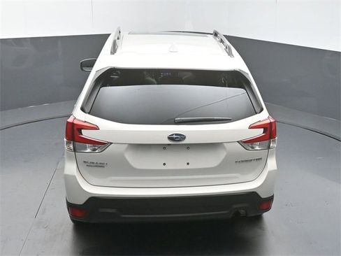 Used 2023 Subaru Forester Premium image 45
