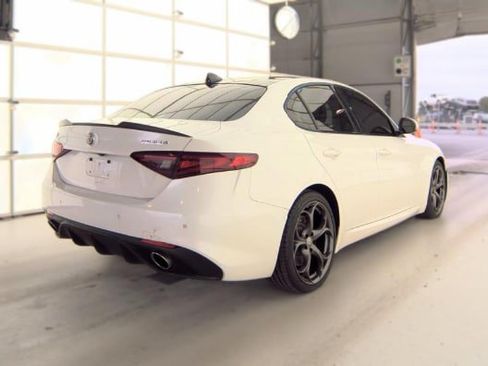 Used 2017 Alfa Romeo Giulia Ti w/ TI 19" Sport Package AWD/4WD image 3