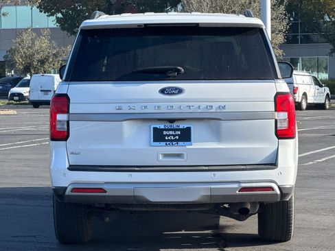 Used 2024 Ford Expedition XLT image 5