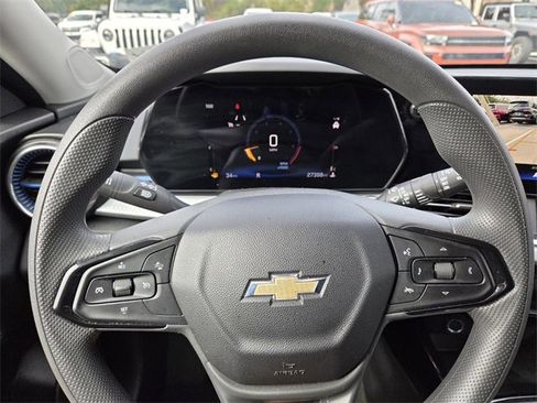 Certified 2025 Chevrolet Trax LT image 35