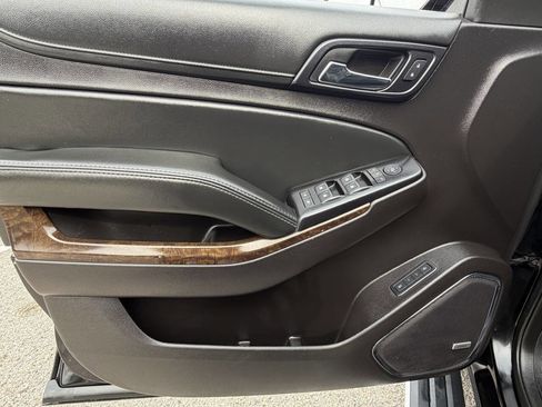 Used 2019 GMC Yukon XL Denali w/ Denali Ultimate Package image 30