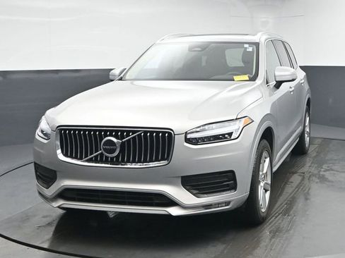 Used 2023 Volvo XC90 B5 Core image 3