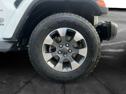 Used 2022 Jeep Wrangler Unlimited Sahara w/ Cold Weather Group image 14