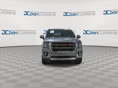 Used 2022 GMC Yukon XL SLT w/ SLT Luxury Package AWD/4WD image 3