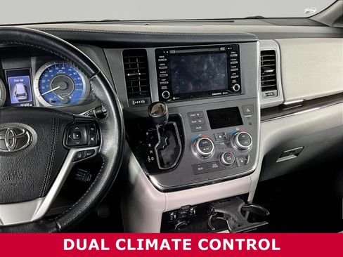 Used 2019 Toyota Sienna XLE FWD image 9