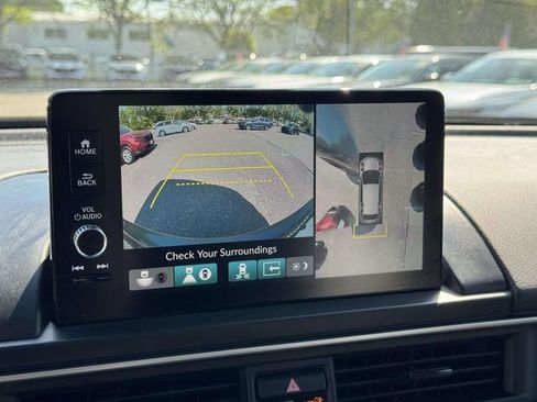 Certified 2025 Honda Pilot Black Edition image 28